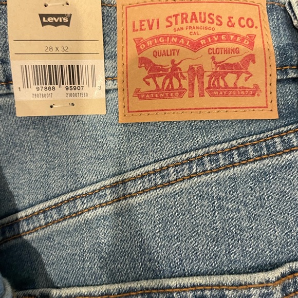 Levi's Light Blue Ribcage Straight Jeans 28 x 32 new - Picture 3 of 3